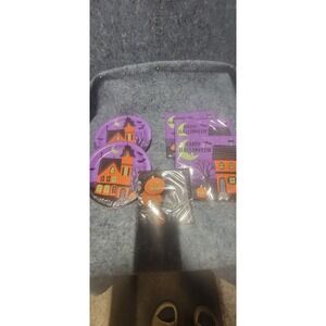 Halloween 2 sets of Plates,‎ 2 sets of MD napkins, and 1 pkg napkins